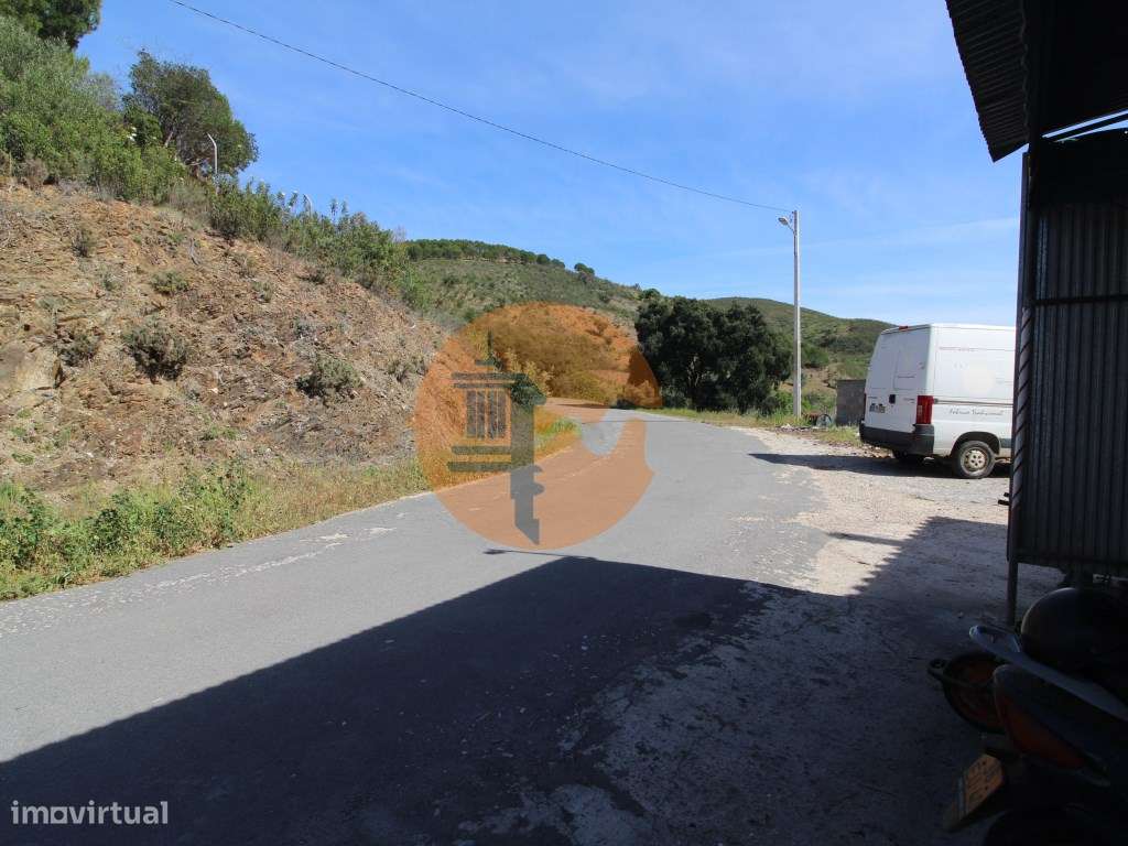 Edifício térreo na serra algarvia destinado a armazéns e atividade ... - Grande imagem: 3/10