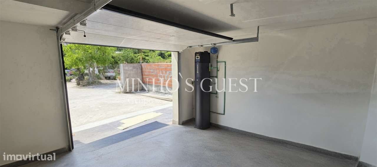 Moradia Individual V3 Nova c/ Piscina, Churrasqueira e Jardim em Espin-26