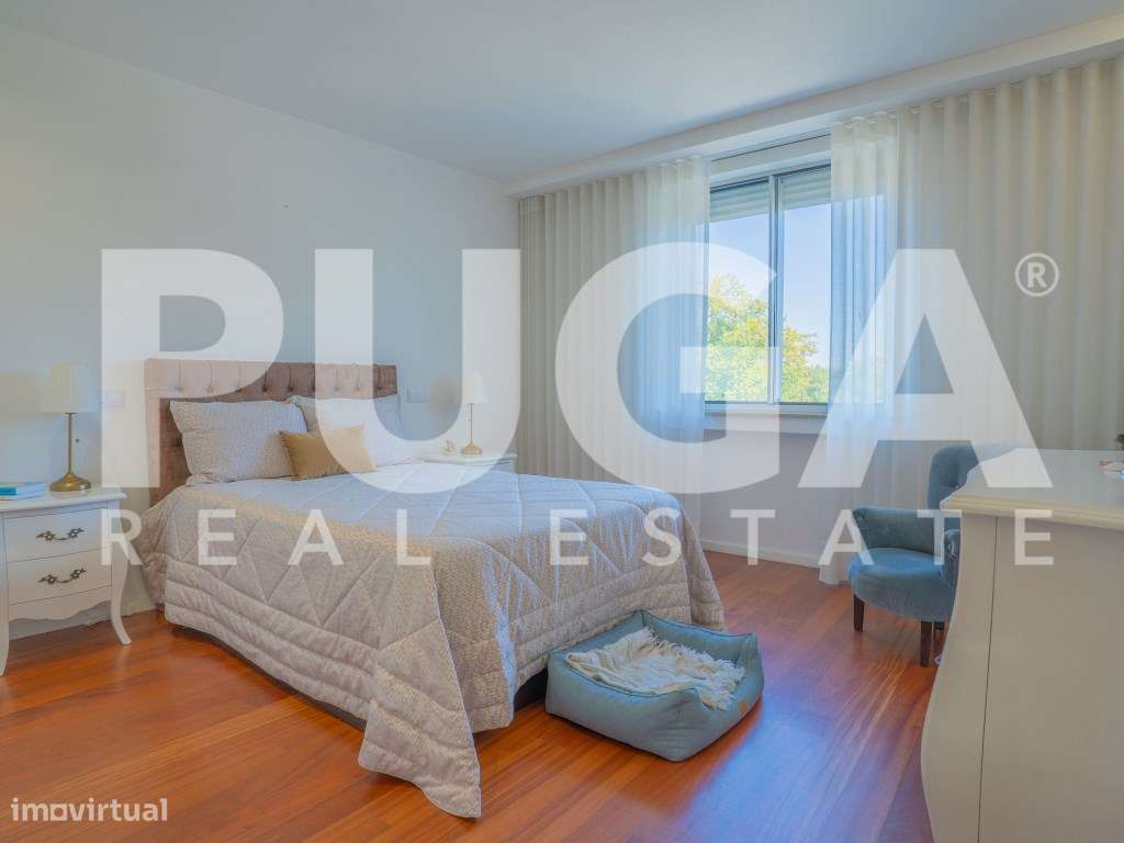 Apartamento de Prestígio na Praça Velásquez - Porto-23