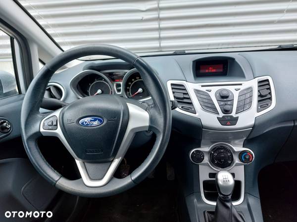 Ford Fiesta 1.25 Titanium EU5 - 5