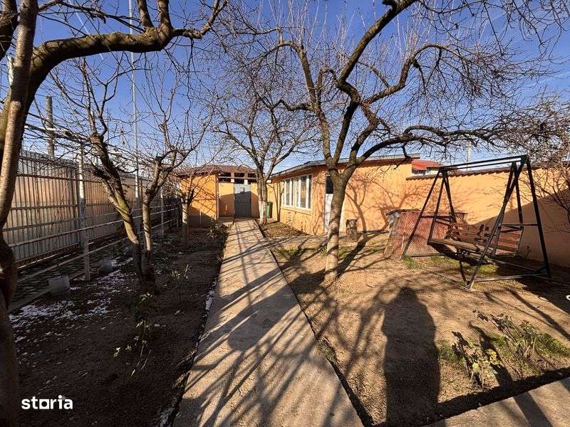 Casa, Chitila, cartierul Regina Maria, 3 corpuri de locuit, teren 548m - Imagine principală: 4/8