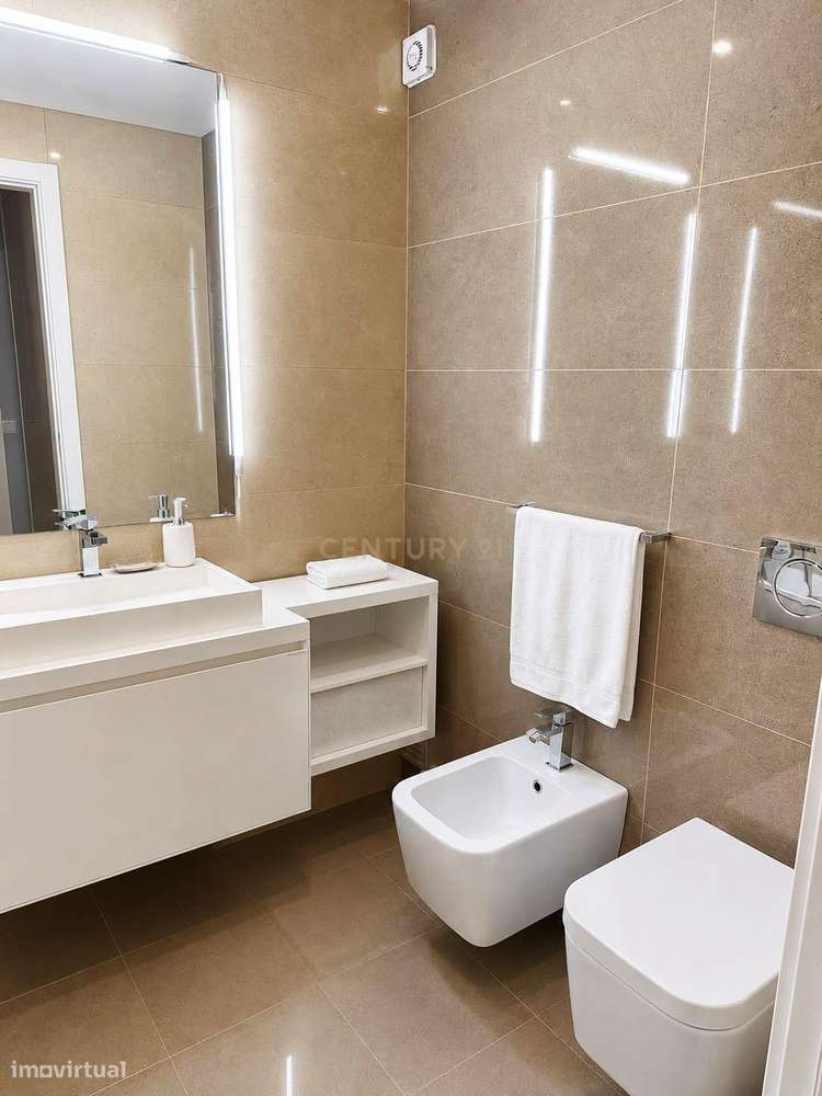 Apartamento T3 moderno e luminoso a 15 minutos da praia | Parede (Casc-17