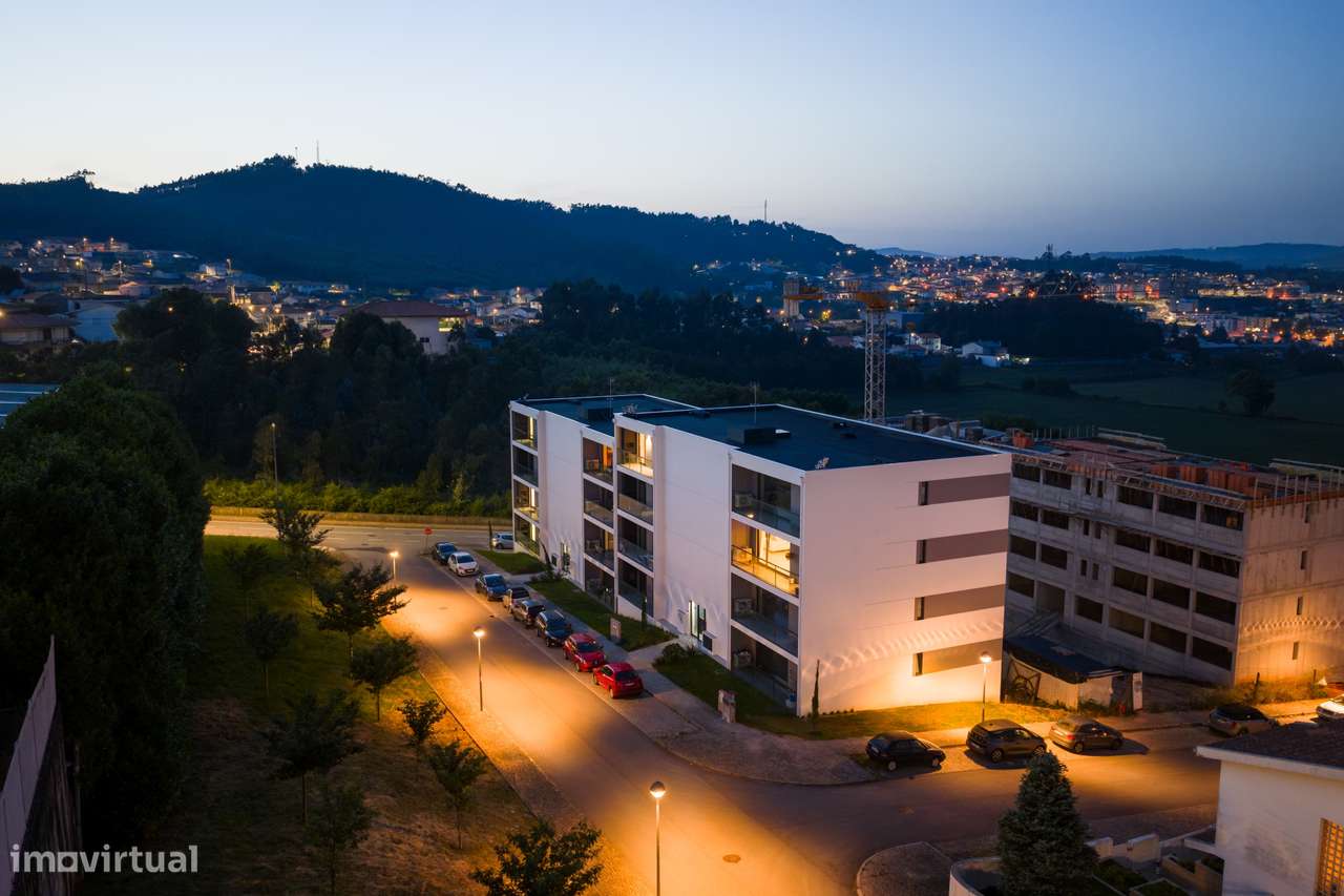 Apartamento T3 Novo com Vistas & Varanda-39