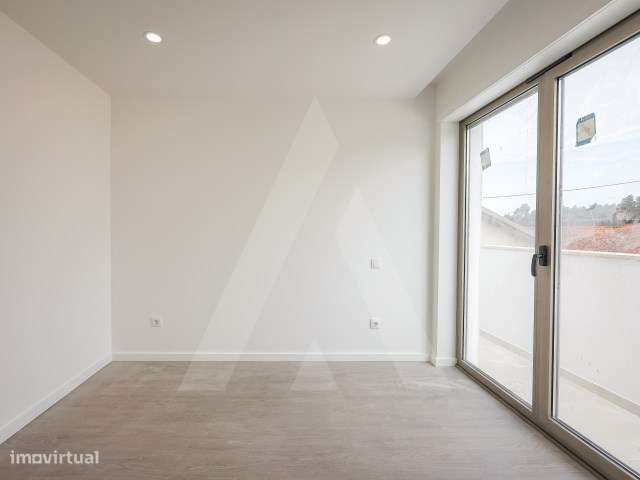 Moradia T4 + 1 de arquitetura moderna a 7 minutos do centro de Aveiro-27