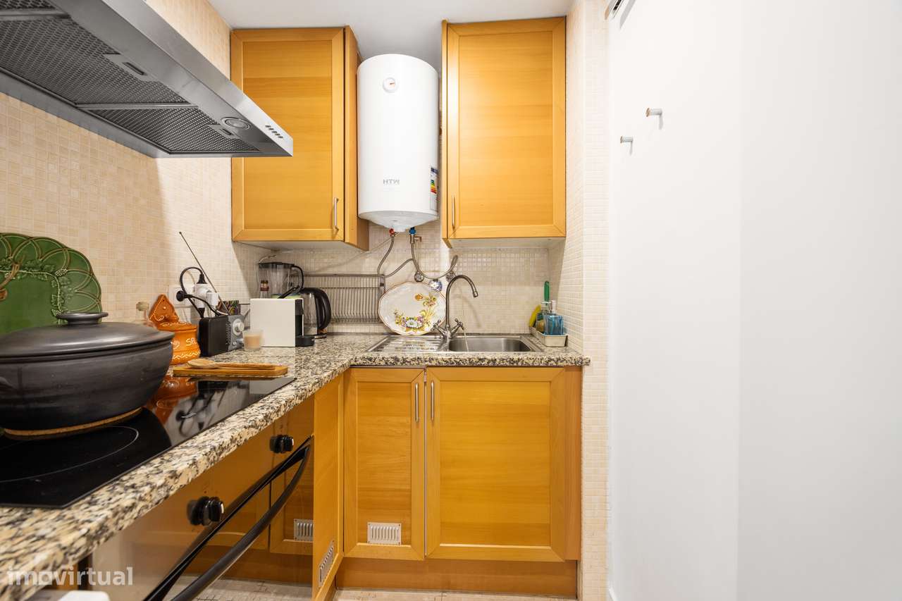Charmoso T1 Renovado por Arquitetos no Coração do Bairro Alto!-12