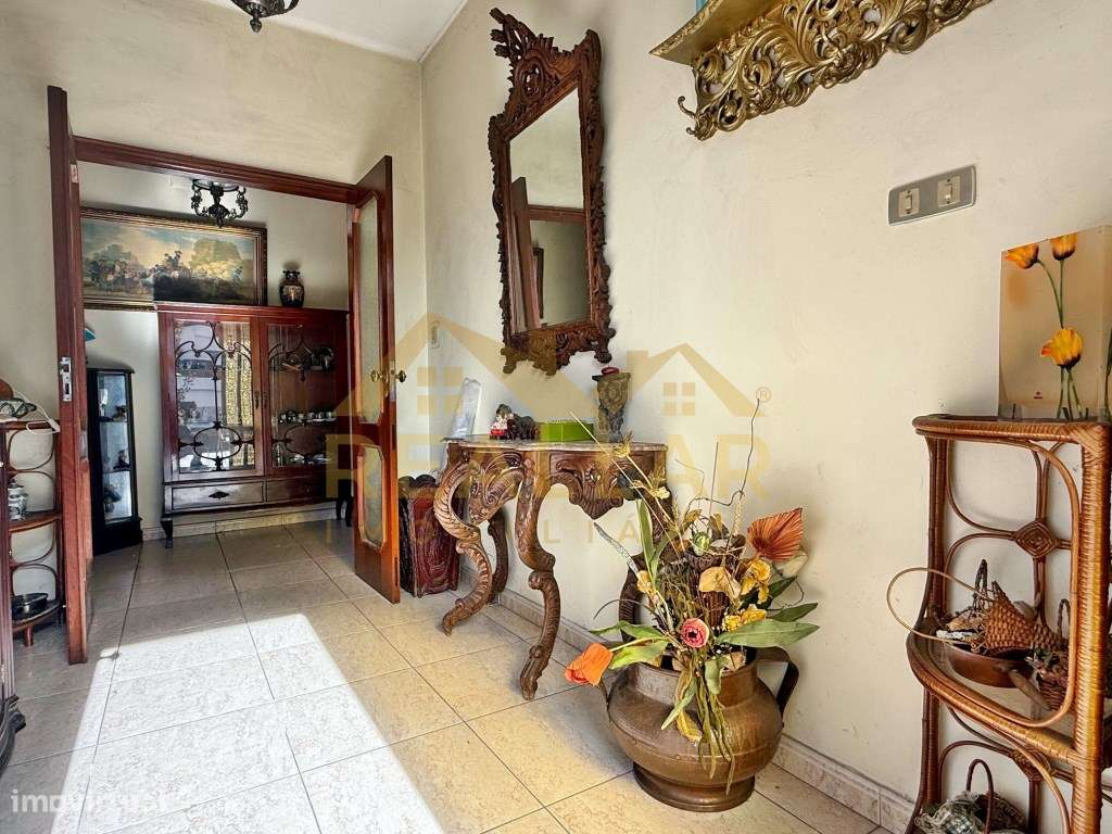 Moradia T4+1 com grande potencial na Maia - Grande imagem: 4/26