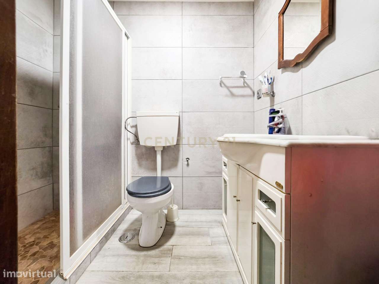 Apartamento T1 com Varanda em Localização Central-20