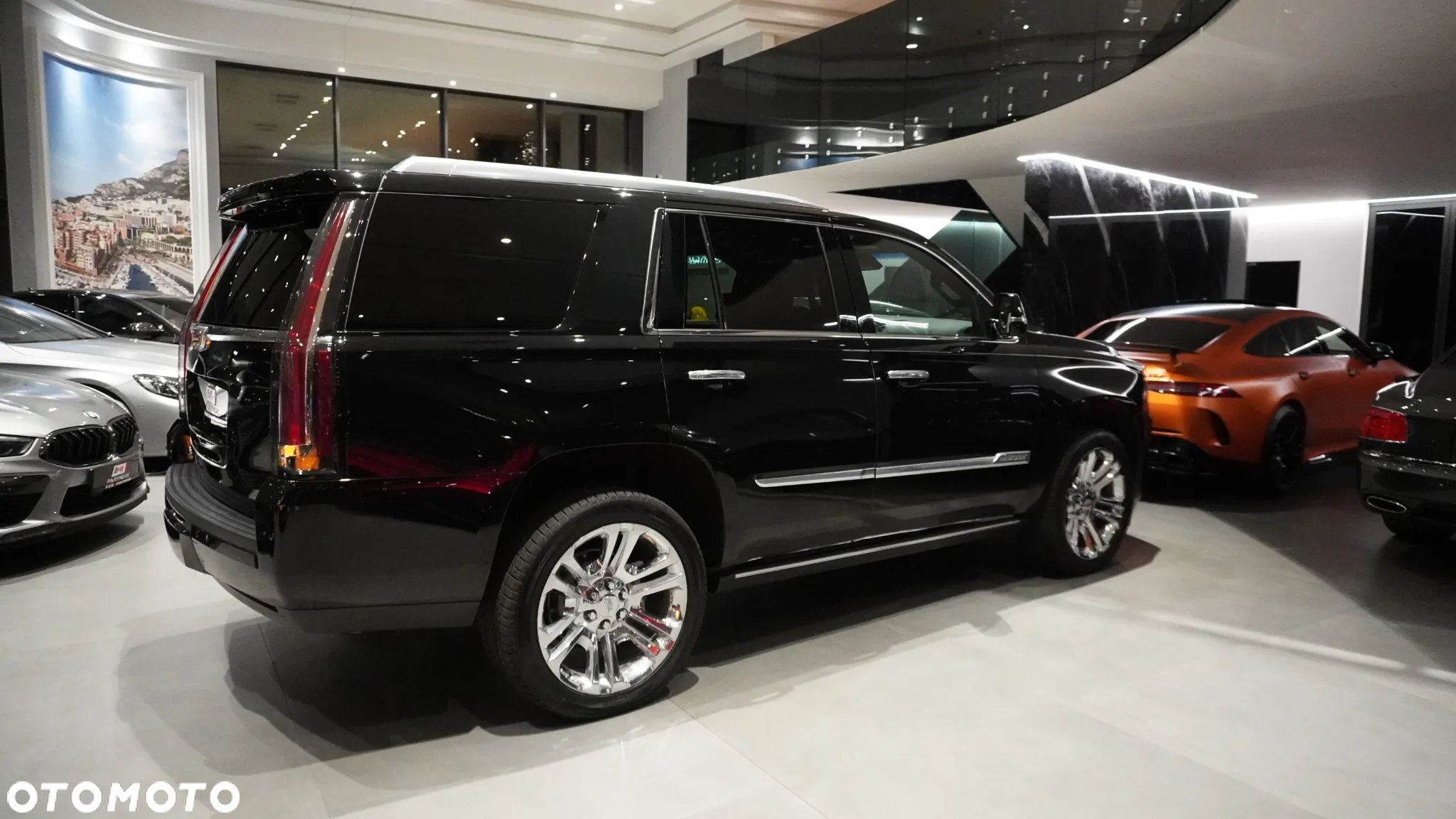 Cadillac Escalade 6.2 V8 AWD AT Platinum - 3