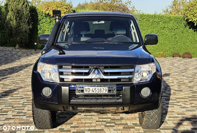 Mitsubishi Pajero - 9