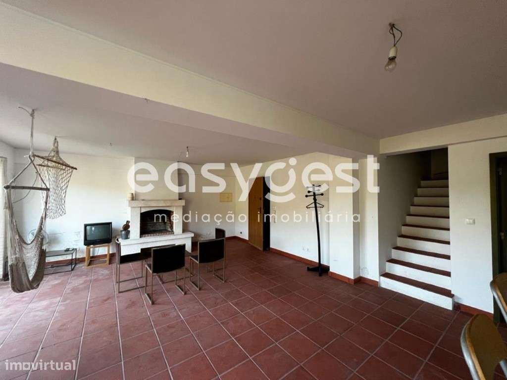 Apartamento T2 Duplex com boas áreas e uma localização fantástica - Grande imagem: 4/23