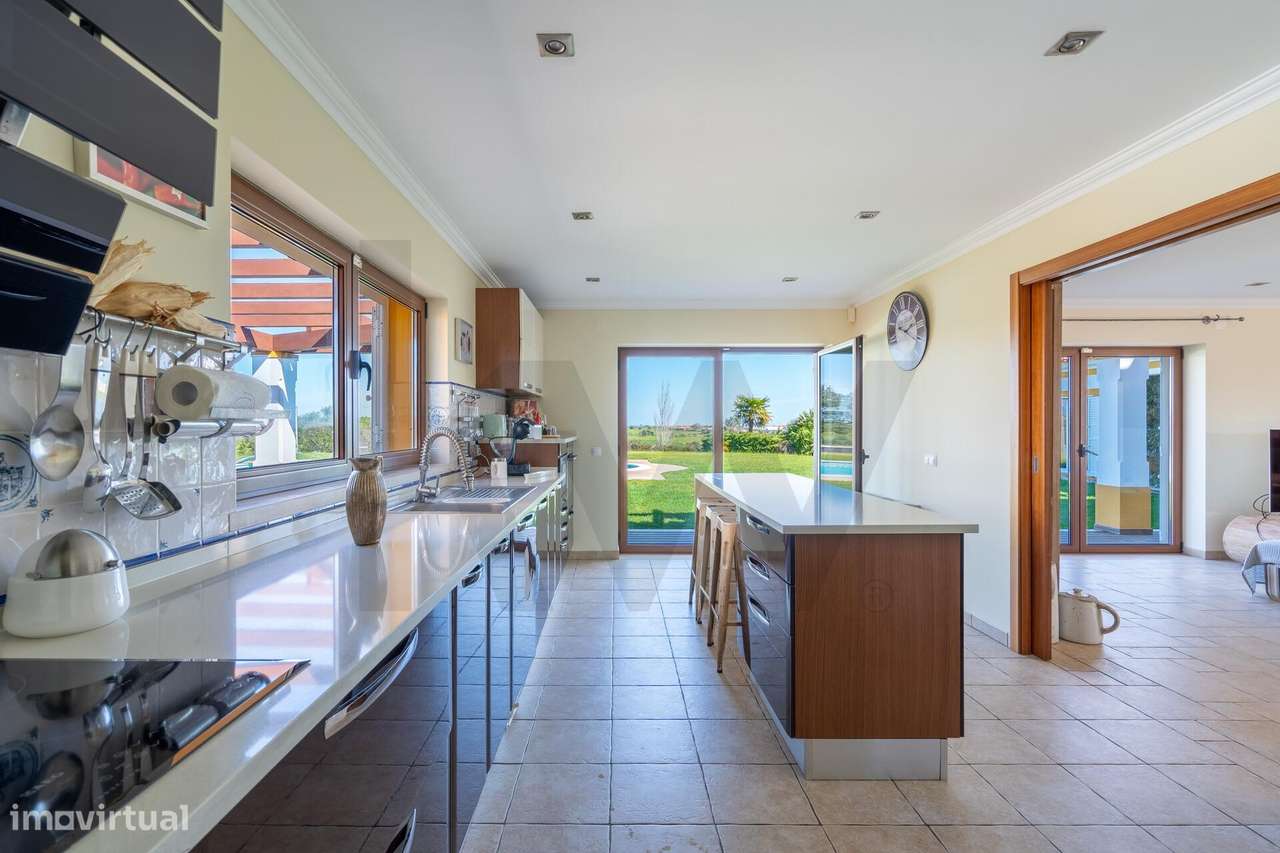 Moradia Exclusiva e única com Panorâmica, Piscina e Jardim com 5 suíte - Grande imagem: 2/60