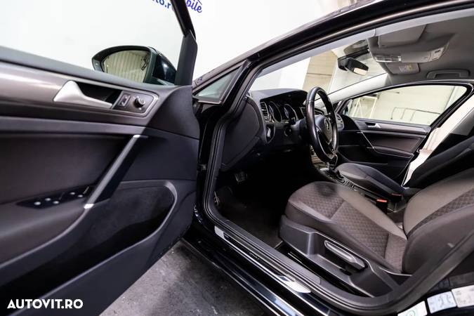 Volkswagen Golf 1.6 TDI DSG Comfortline - 20