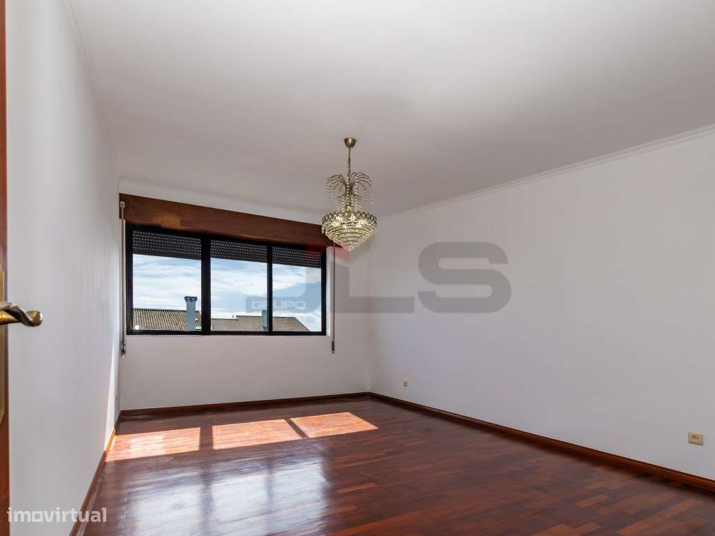 Moradia T4+1 com Dupla Cozinha e Vista Mar - Potencial de Investime...-18