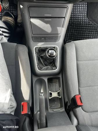 Volkswagen Golf Plus 1.6 FSI Comfortline - 16