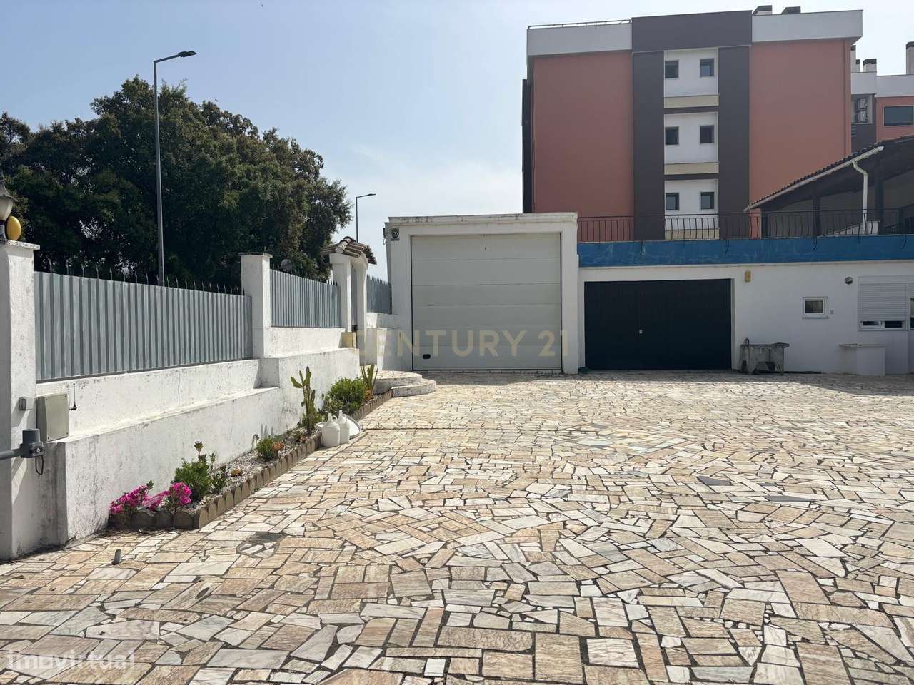 Moradia com Piscina - Entroncamento-35