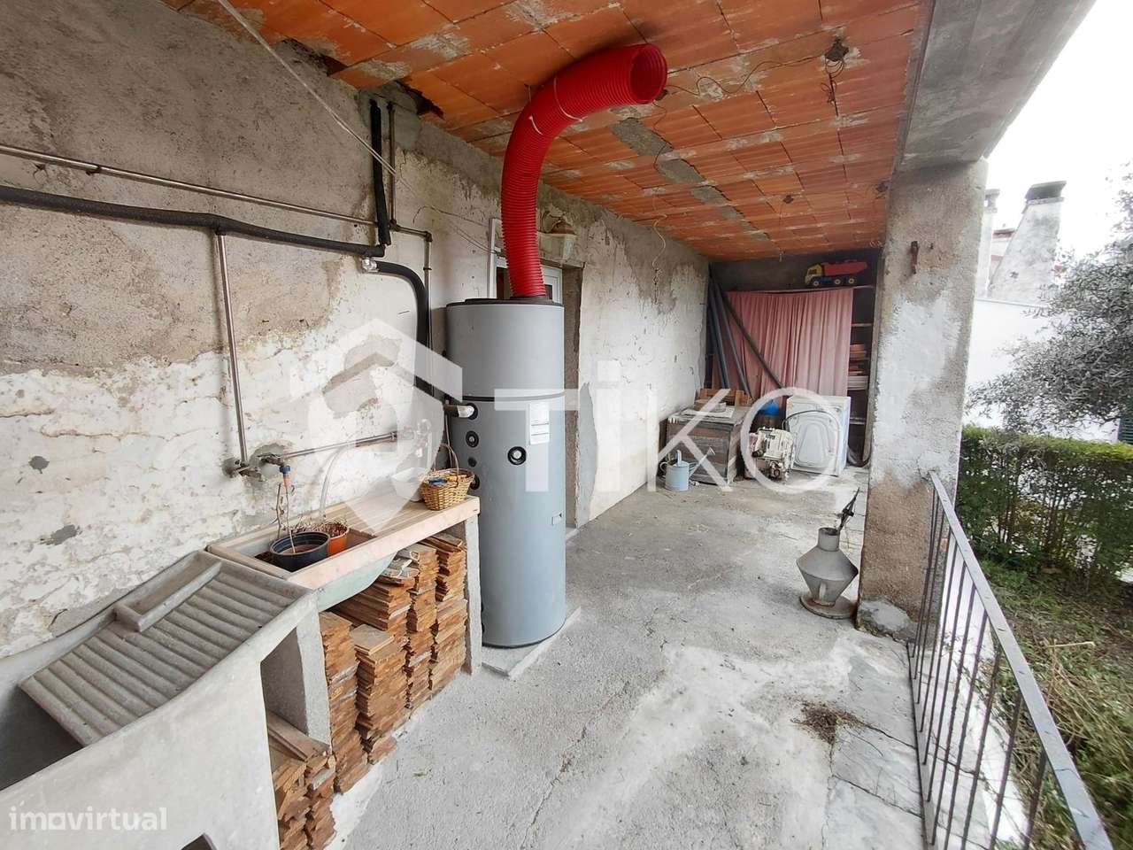 Moradia T5 Tradicional no Centro de Coja  – Ideal para Residência ou T-24