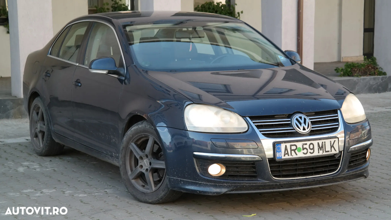 Volkswagen Jetta - 2