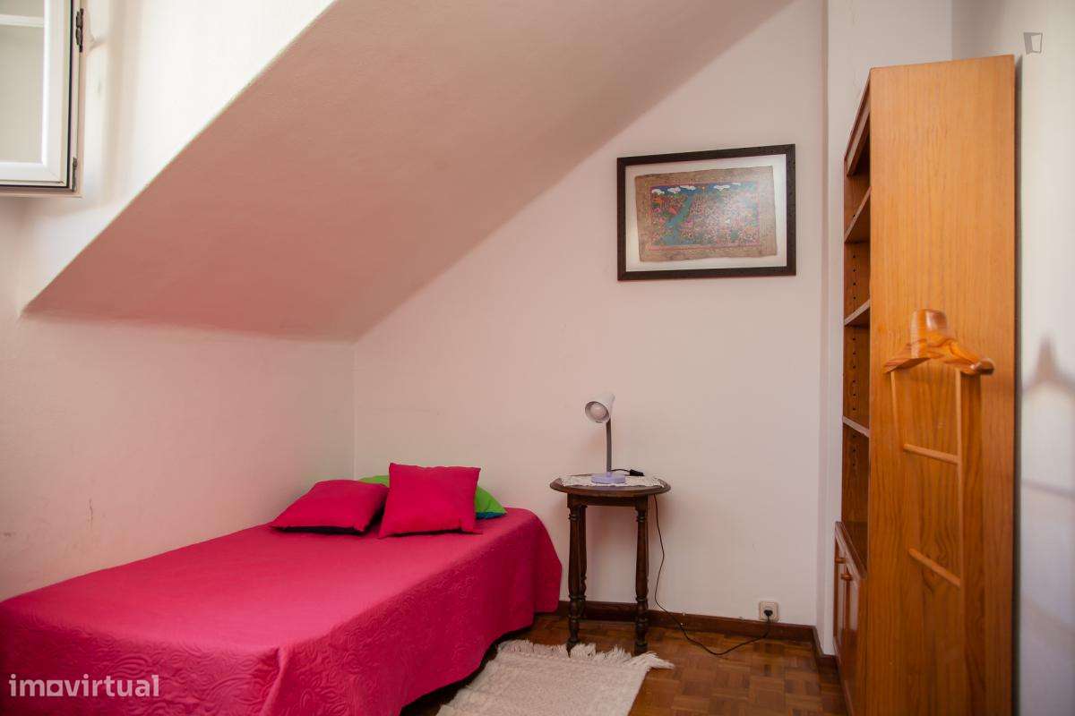 Quarto - localizado em Montes Claros Coimbra - Grande imagem: 4/7