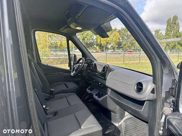 Mercedes-Benz Sprinter - 4