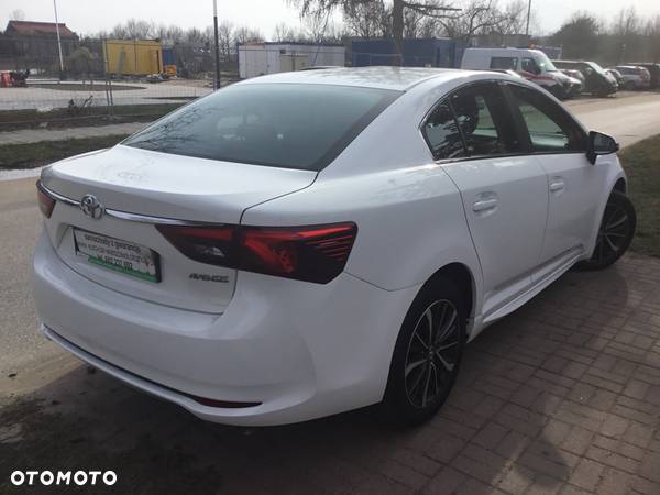 Toyota Avensis 2.0 D-4D Premium - 8