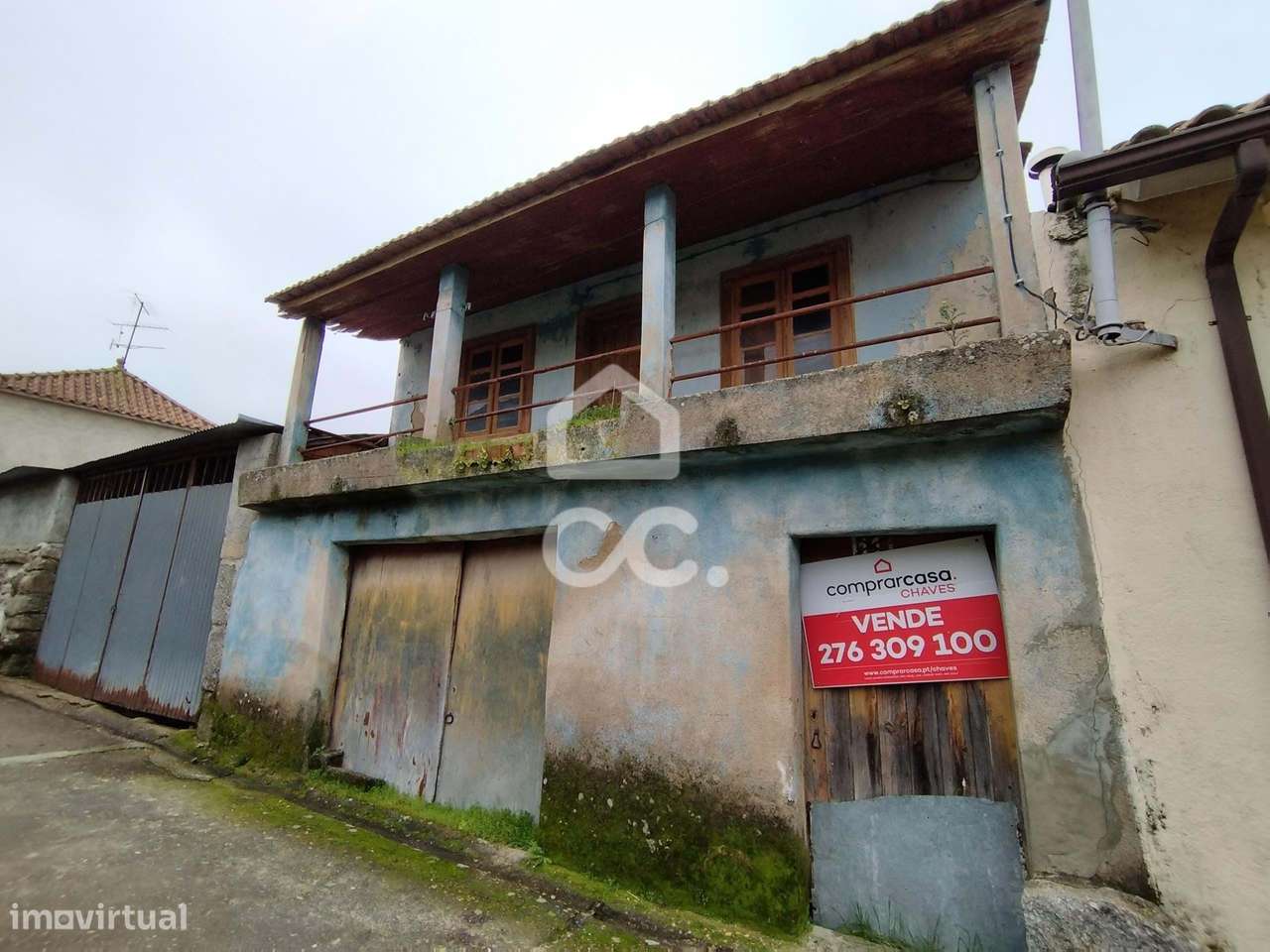 Moradia com varanda para restaurar – Projeto com enorme potencial - Grande imagem: 5/13