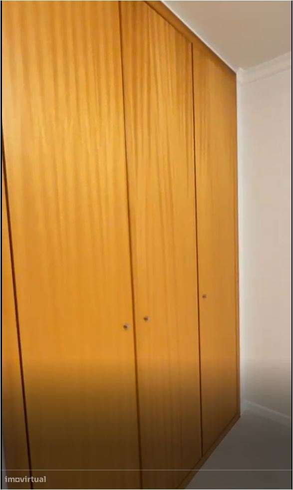 T2+1 Renovado no Centro de Gondomar, junto à Câmara!-16