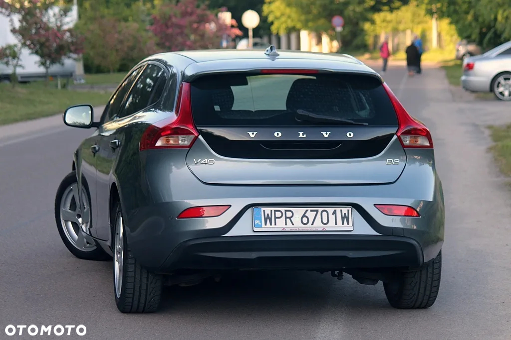 Volvo V40 D2 Summum - 8