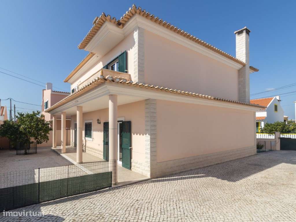 Moradia T4 de Prestígio com Áreas Amplas, Garagem para 2 Carros e C...-44