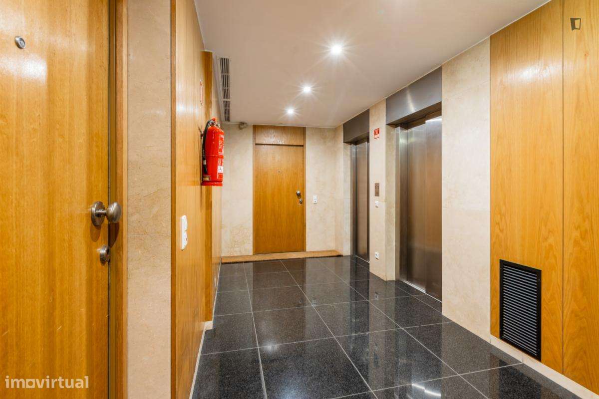 Apartamento com 1 quartos - localizado em Nevogilde Porto - Grande imagem: 3/10