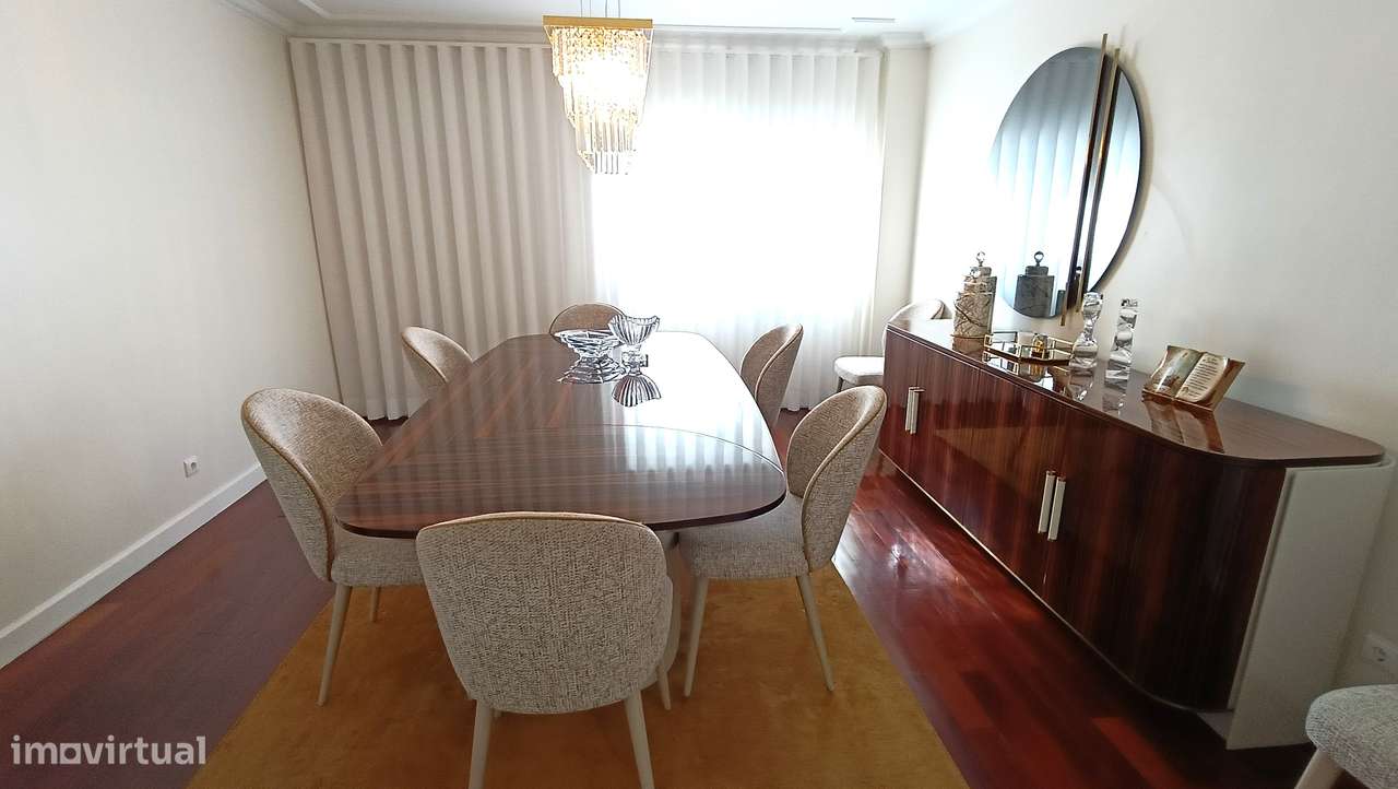Moradia geminada V6 equipada e mobilada com requinte - Grande imagem: 5/39