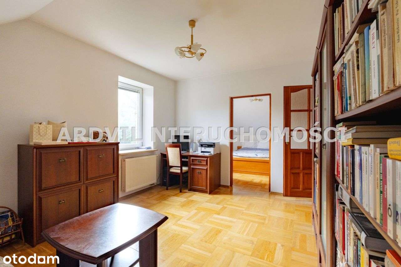 Solidny przestrony dom-6