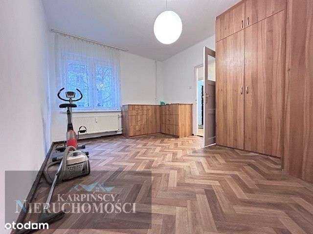 Przytulna kawalerka na parterze.-3