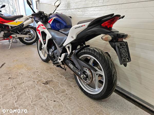 Honda CBR - 8