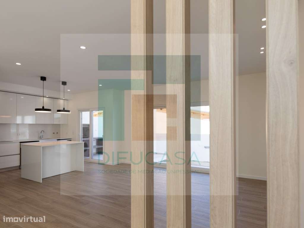 Moradia T4 com Suíte e Pérgula de Estacionamento - Grande imagem: 5/36