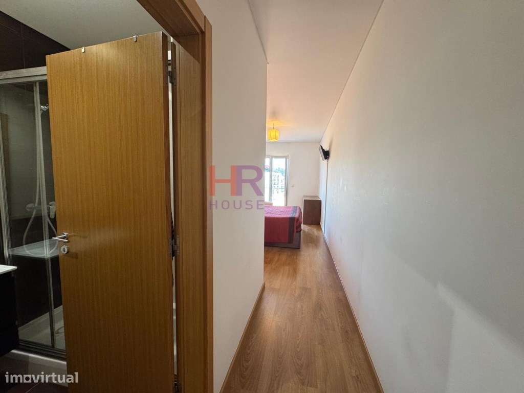 T2 em Quinta da Portela com garagem para 2 carros e elevador.-15