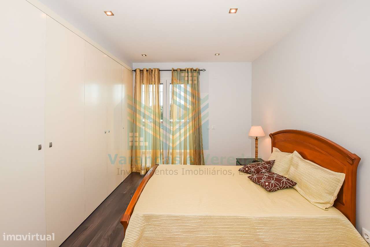 Moradia de luxo T5 com piscina e anexo-39