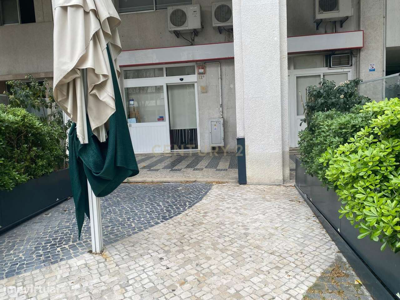 Restaurante em São Domingos de Benfica com faturação ativa e clientela-17