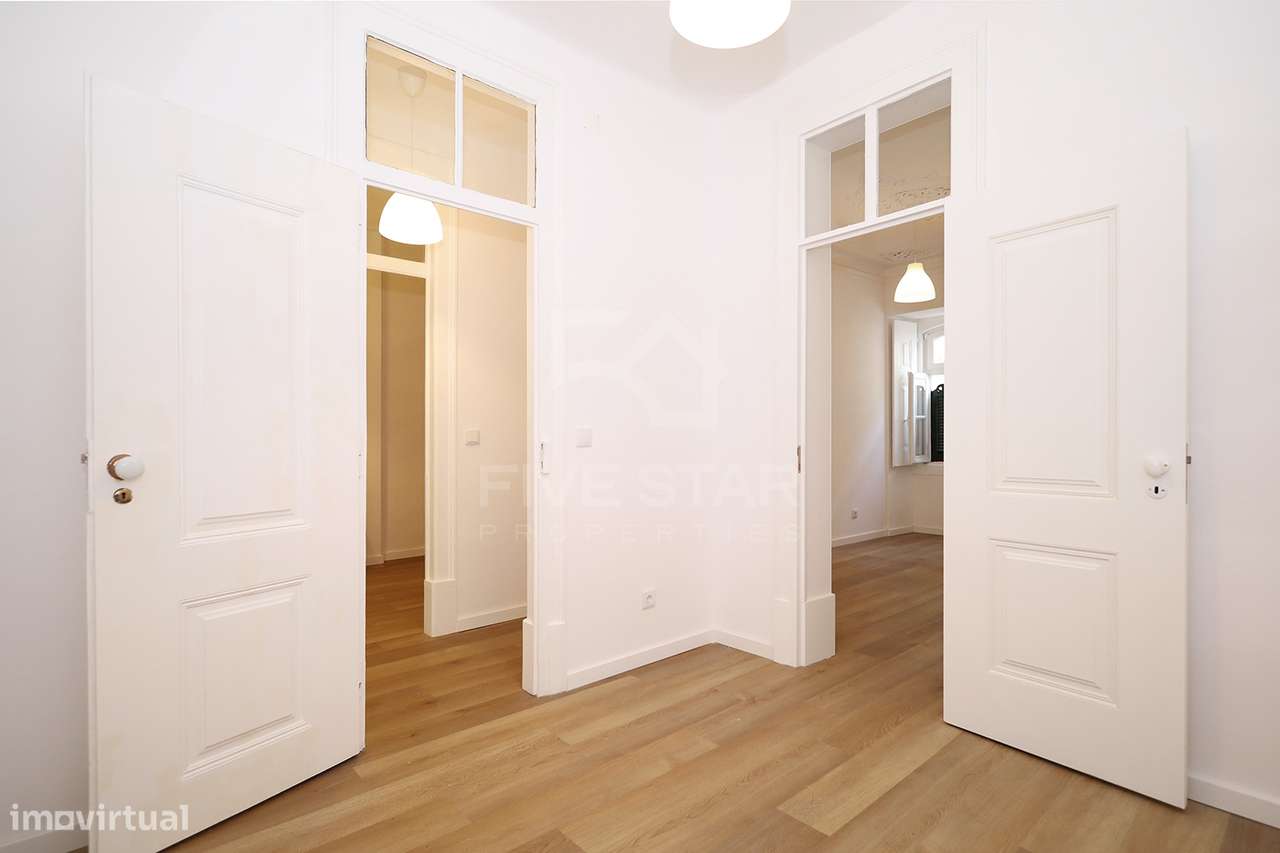 T1+1 - Príncipe Real - Renovado - Jardim Privado-8