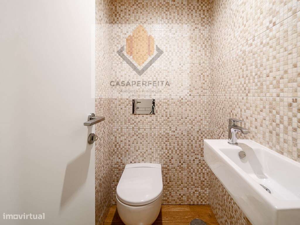 Luxuosa Moradia T4 a 150 metros da Praia - Madalena-23