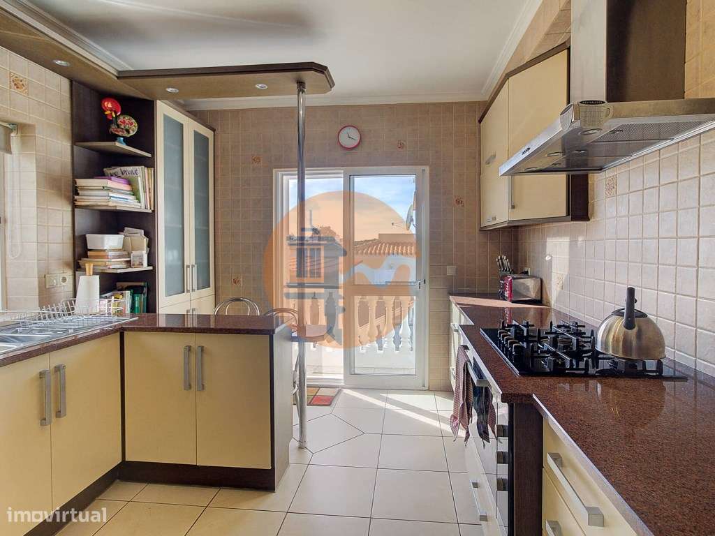 Fantástica Moradia V4 com Parqueamento, Jardim, Piscina e zona BBQ ... - Grande imagem: 5/53