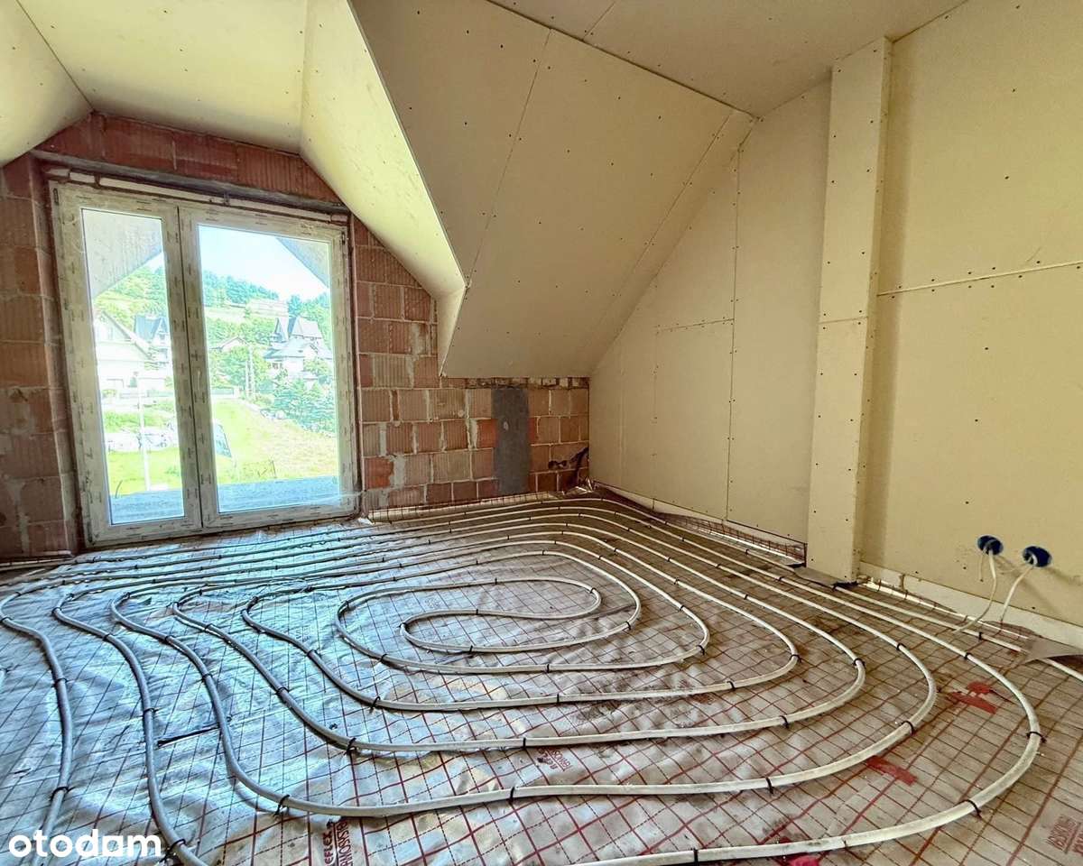 Dom z częścią usługową w doskonałej lokalizacji-10