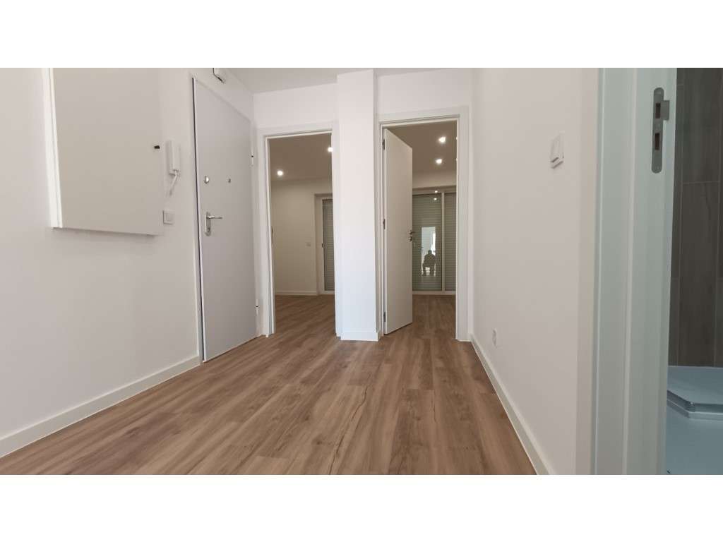 Apartamento T3 REMODELADO | Centro do Cacém-23