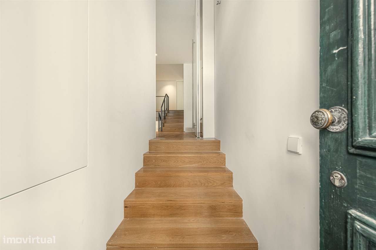 Moradia T3 remodelada no coração da Foz do Douro - Grande imagem: 2/40