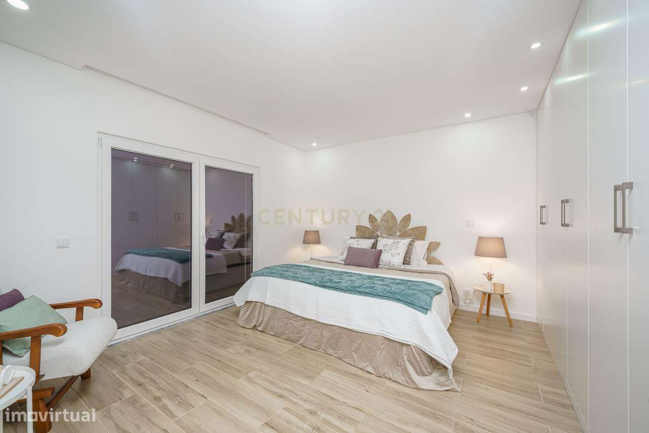 Moradia T4 + anexo T0 | Piscina Infinita | Estuário do Sado-40