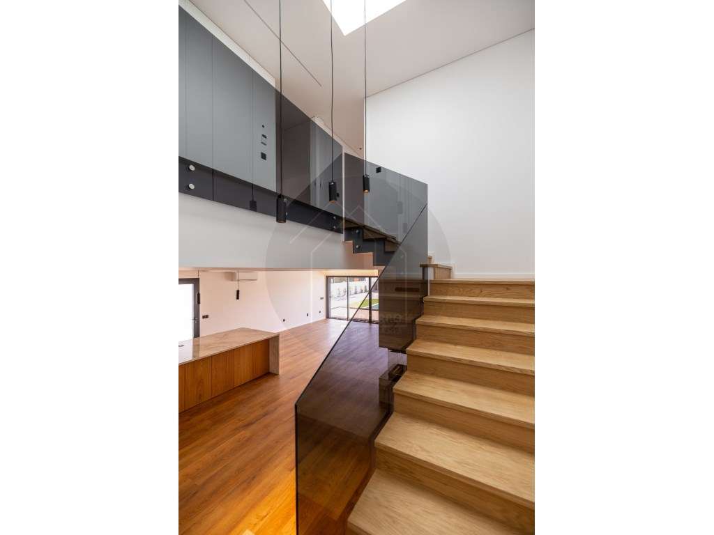 Moradia T4 com Piscina, design moderno, em Vila Nova de Gaia-42
