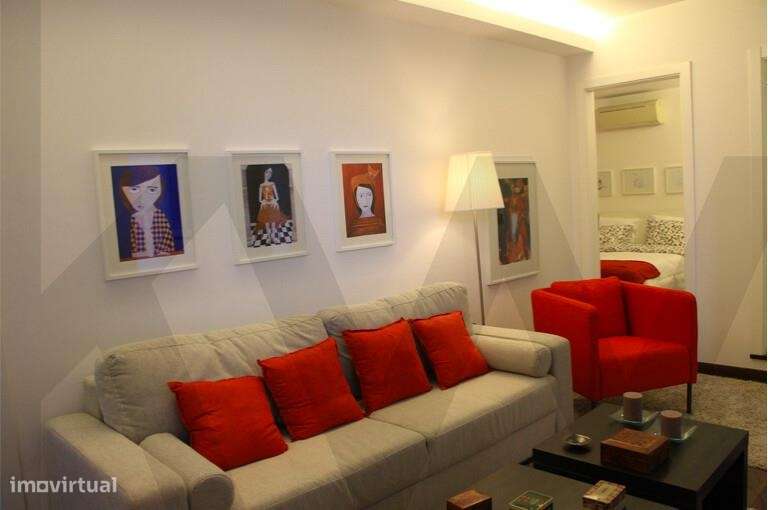 Apartamento T3 mobilado junto à Avenida da Liberdade - Grande imagem: 4/34