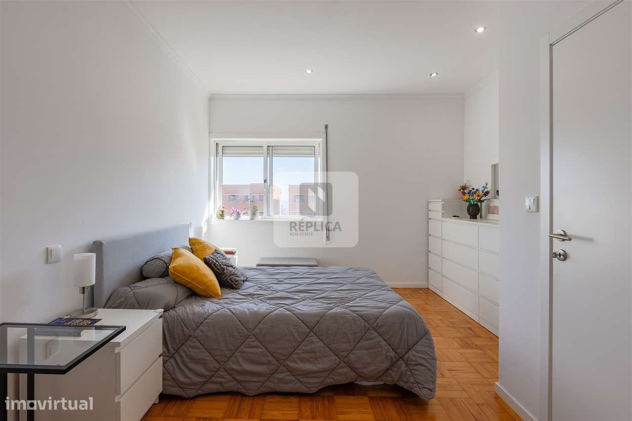 Apartamento T2 Renovado no Bonfim, Porto-17