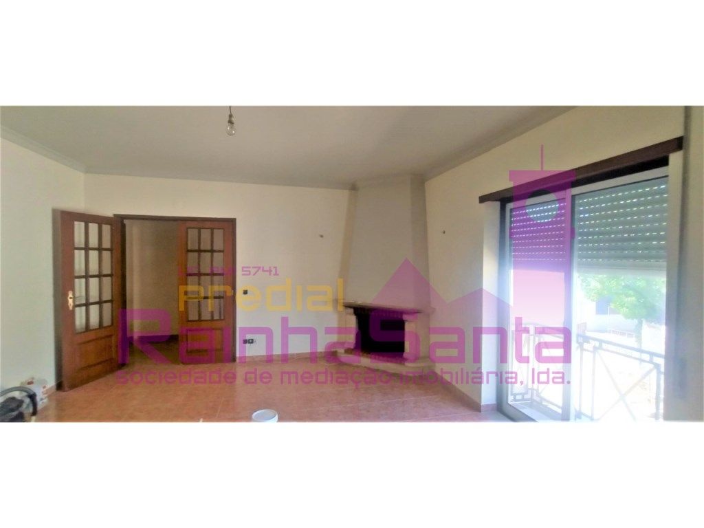 Apartamento T3 c/ garagem - Albergaria dos Doze