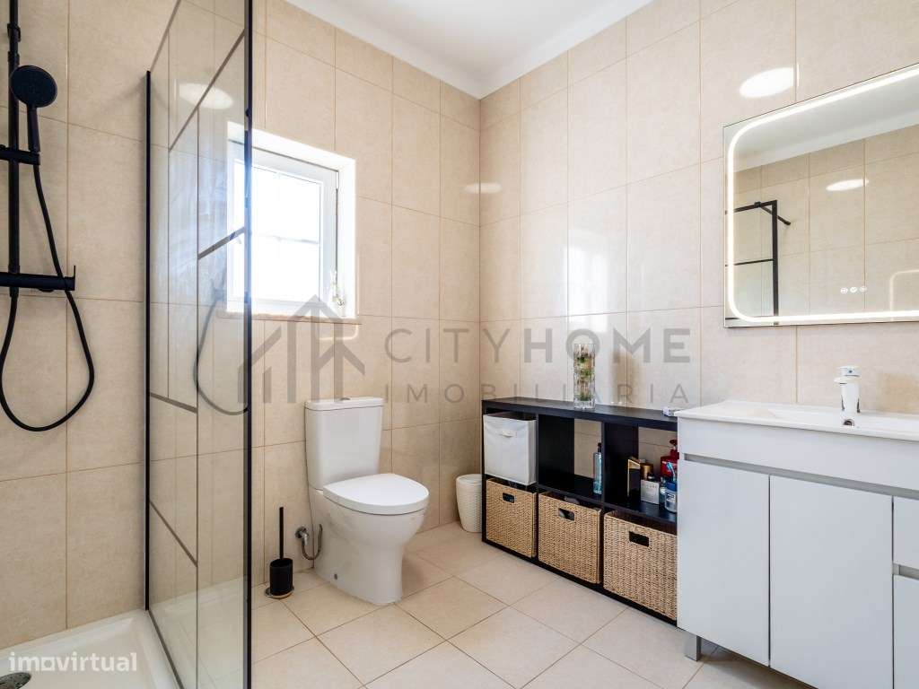 Moradia T3 com piscina e garagem em Lagoa-21