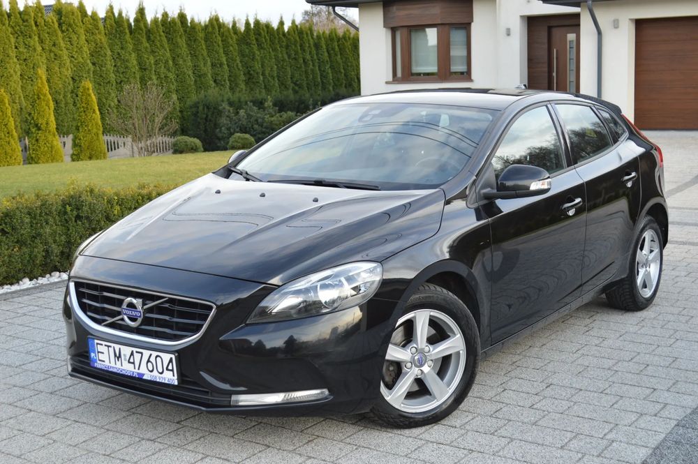 Volvo V40 II 2016